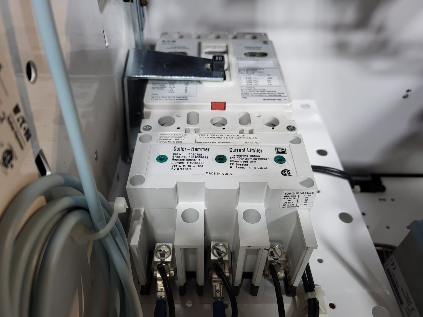 7.5 HP Eaton, SVX005A1-5A4N1, variable frequency drive, 600 Volts, 10 amps, like new - Image 10