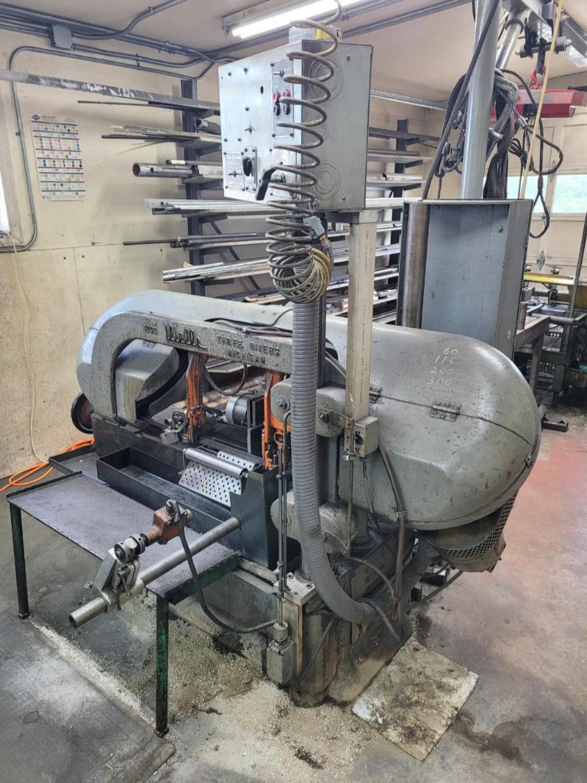 12" x 16" Wellsaw, heavy duty horizontal bandsaw, 13' 6" x 1" x .035" blade, 60-300 FPM, 12" x 12" conveyor - Image 2