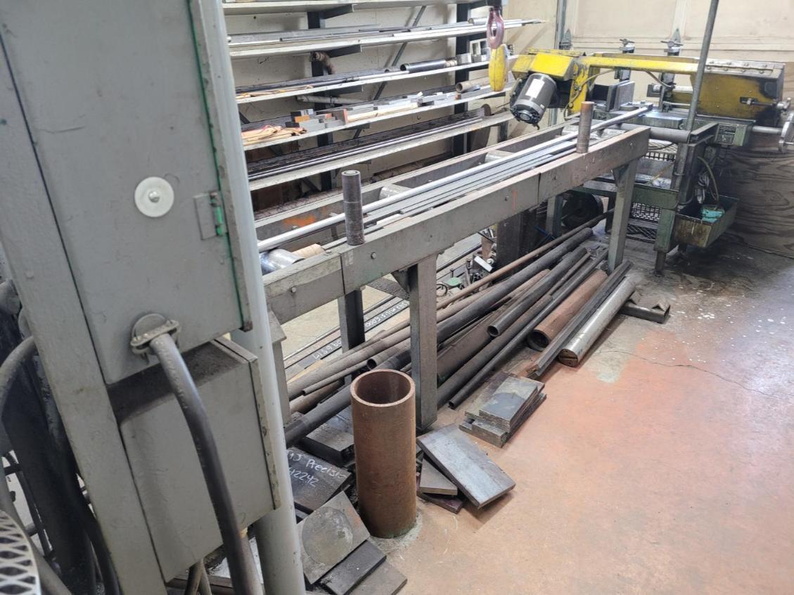 12" x 16" Wellsaw, heavy duty horizontal bandsaw, 13' 6" x 1" x .035" blade, 60-300 FPM, 12" x 12" conveyor - Image 6