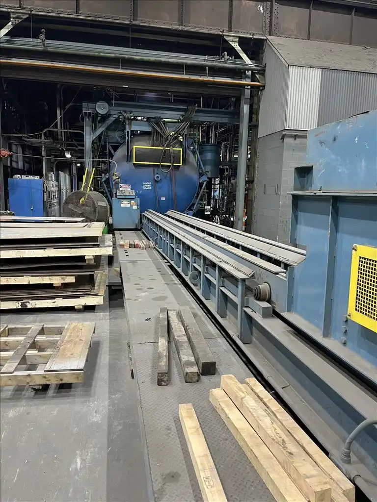 Seco Warwick, horizontal vacuum furnace with retractable loader - Image 2