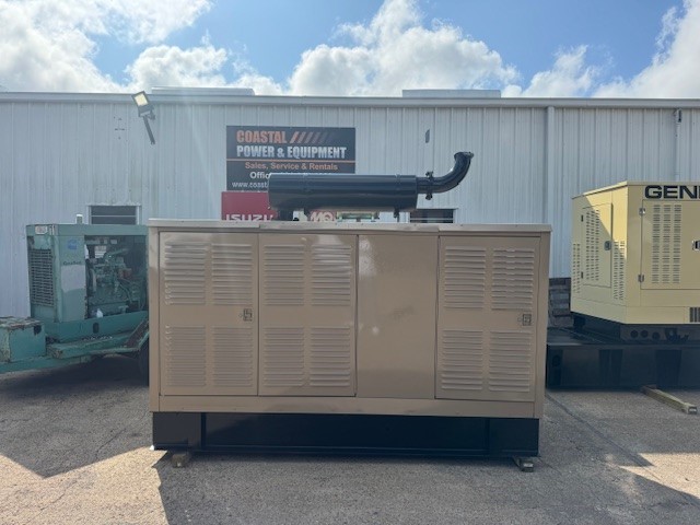 250 KW Cummins, stationary diesel generator, weatherproof enclosure, 0.8 PF, 277/480 Volts, 1997 - Image 1