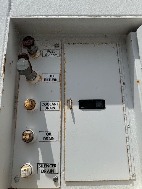 550 KW Mtu Onsite Energy #12V1600B40S, diesel towable rental generator, sound attenuated enclosure, 6671 - Image 5