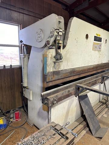 100 Ton, Accurpress #710010, hydraulic press brake, 10' overall, 14" open height, 6" closed height, 8" - Image 2