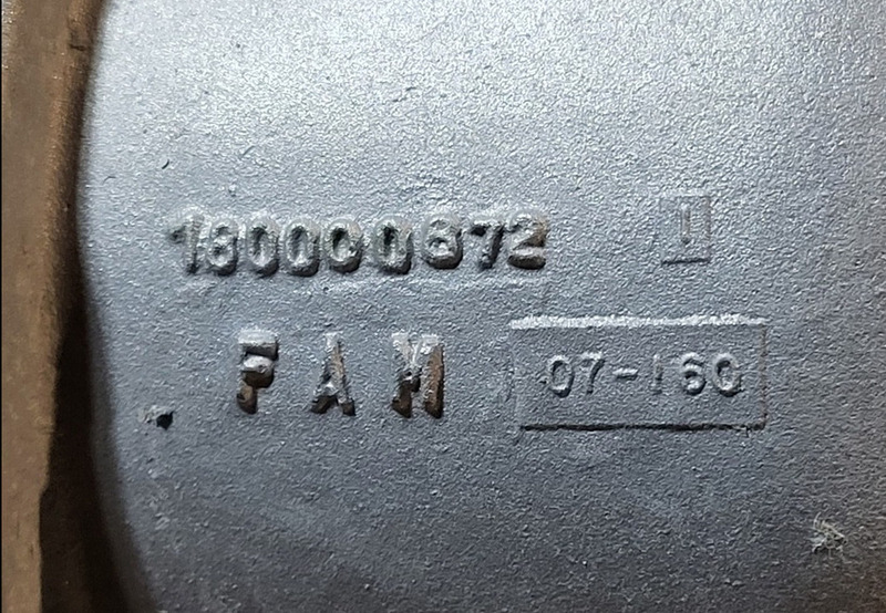 Cummins #4066080, lubricating oil filtering head, 12 kPa work pressure, like new - Image 4