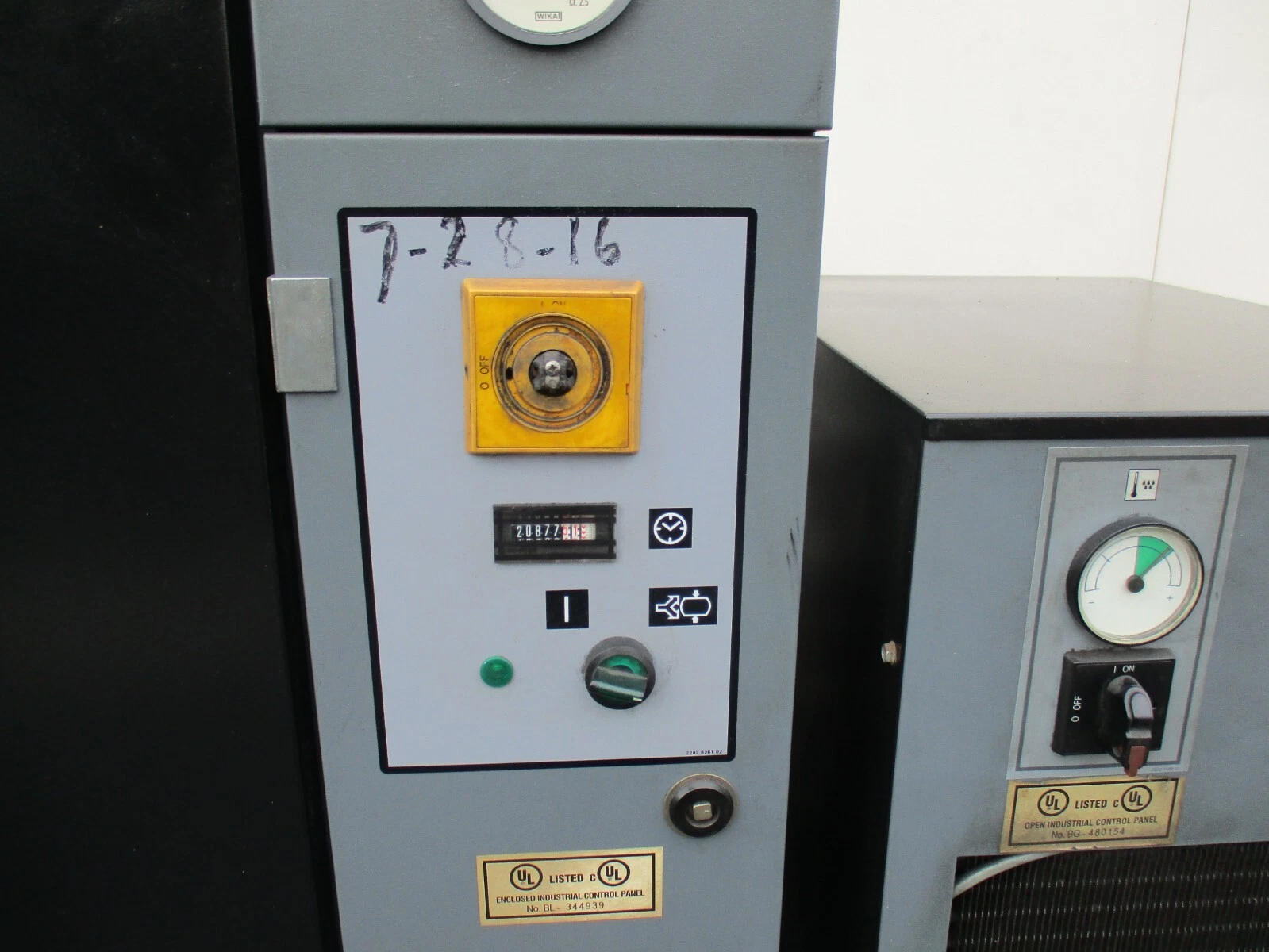 10 HP Chicago Pneumatic #QRS-10, rotary air compressor,tank & dryer, 40 cfm @ 125 psi, 230/460 V., 3-phase - Image 3