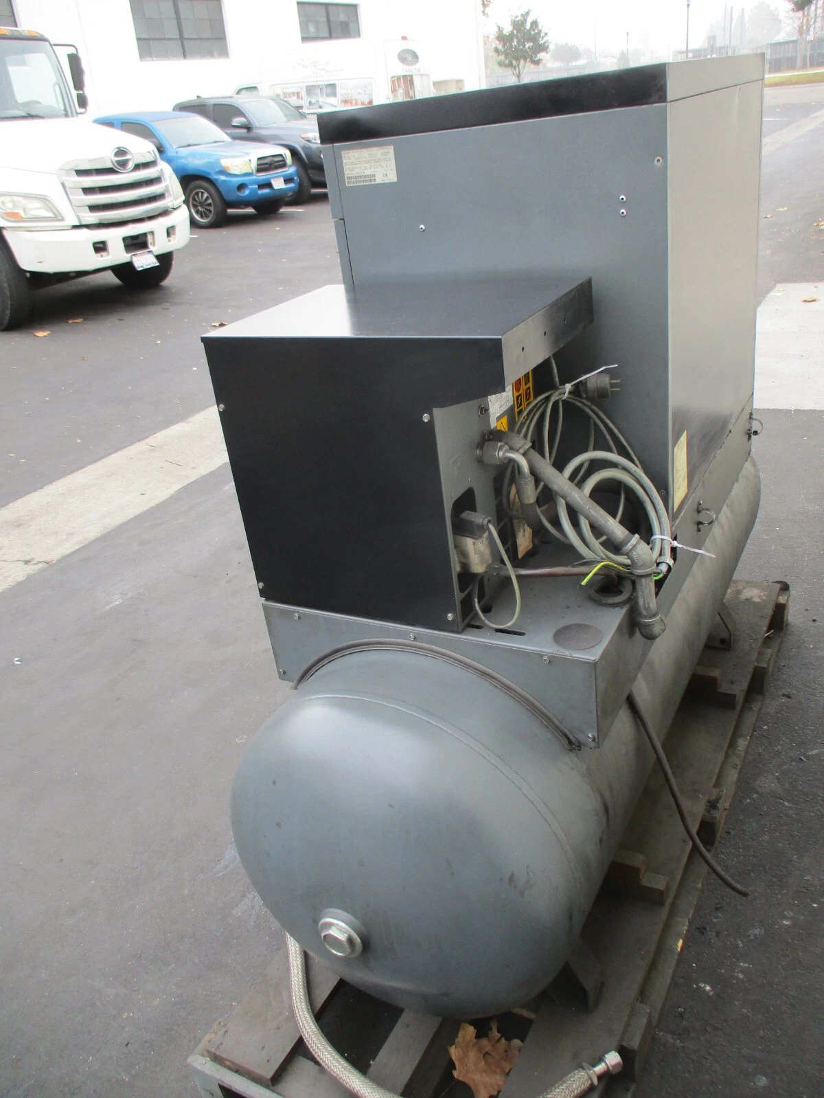 10 HP Chicago Pneumatic #QRS-10, rotary air compressor,tank & dryer, 40 cfm @ 125 psi, 230/460 V., 3-phase - Image 9