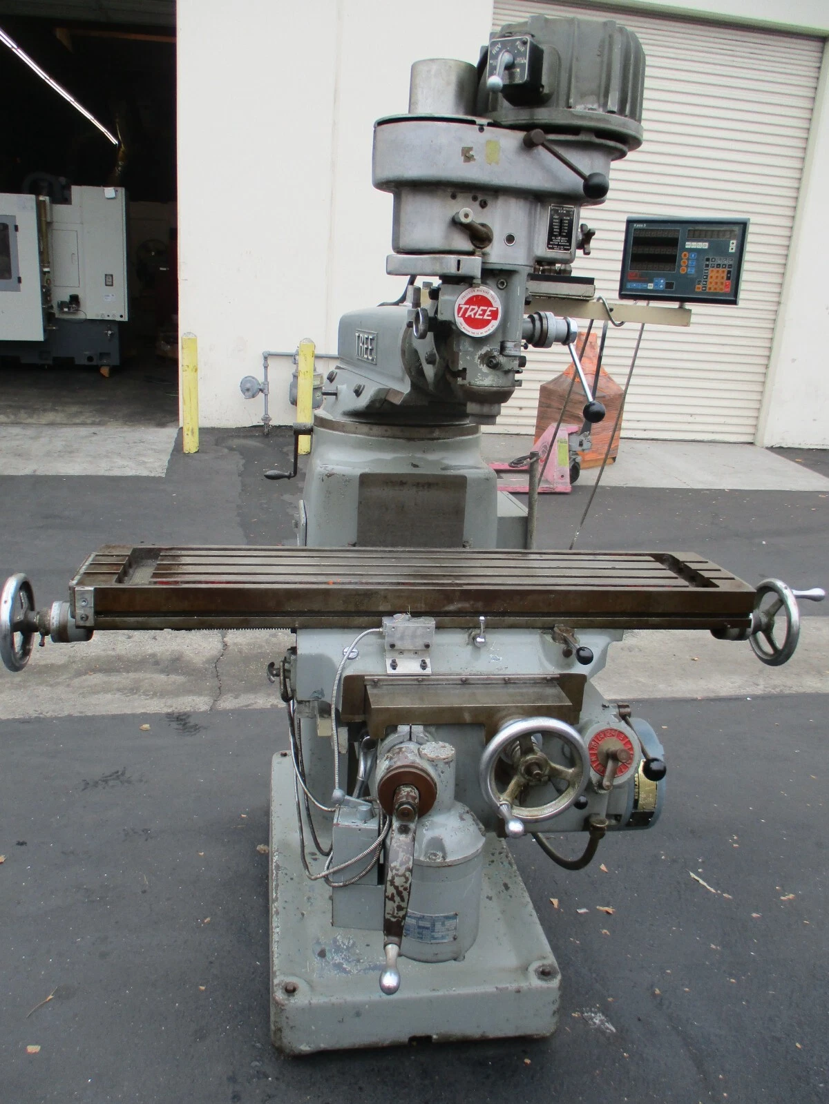 Tree #2UVRC, vertical mill, variable speed, 10.5"x42"table, 1.5 HP, 2-Axis digital read out,power feed - Image 6