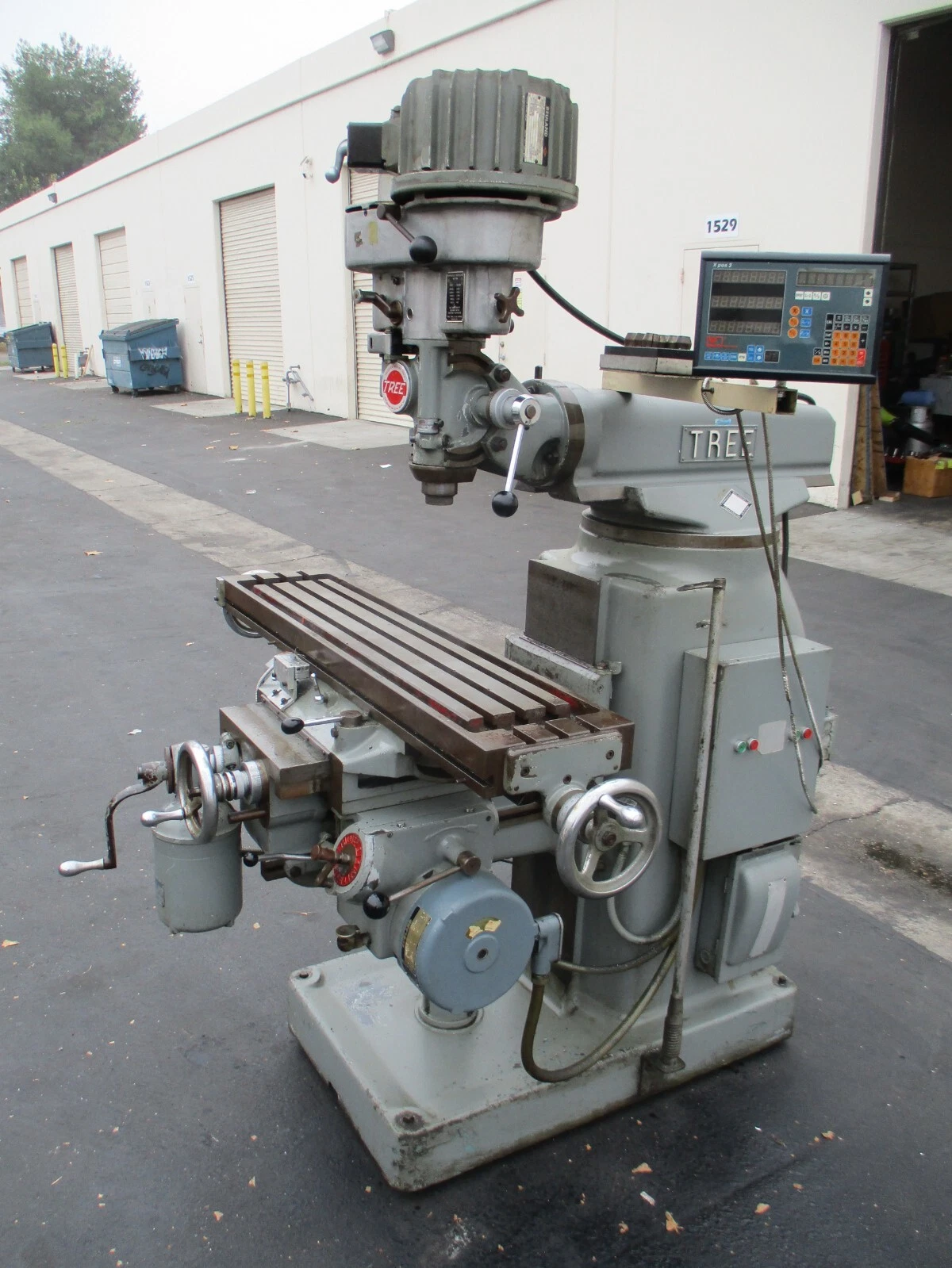 Tree #2UVRC, vertical mill, variable speed, 10.5"x42"table, 1.5 HP, 2-Axis digital read out,power feed - Image 7