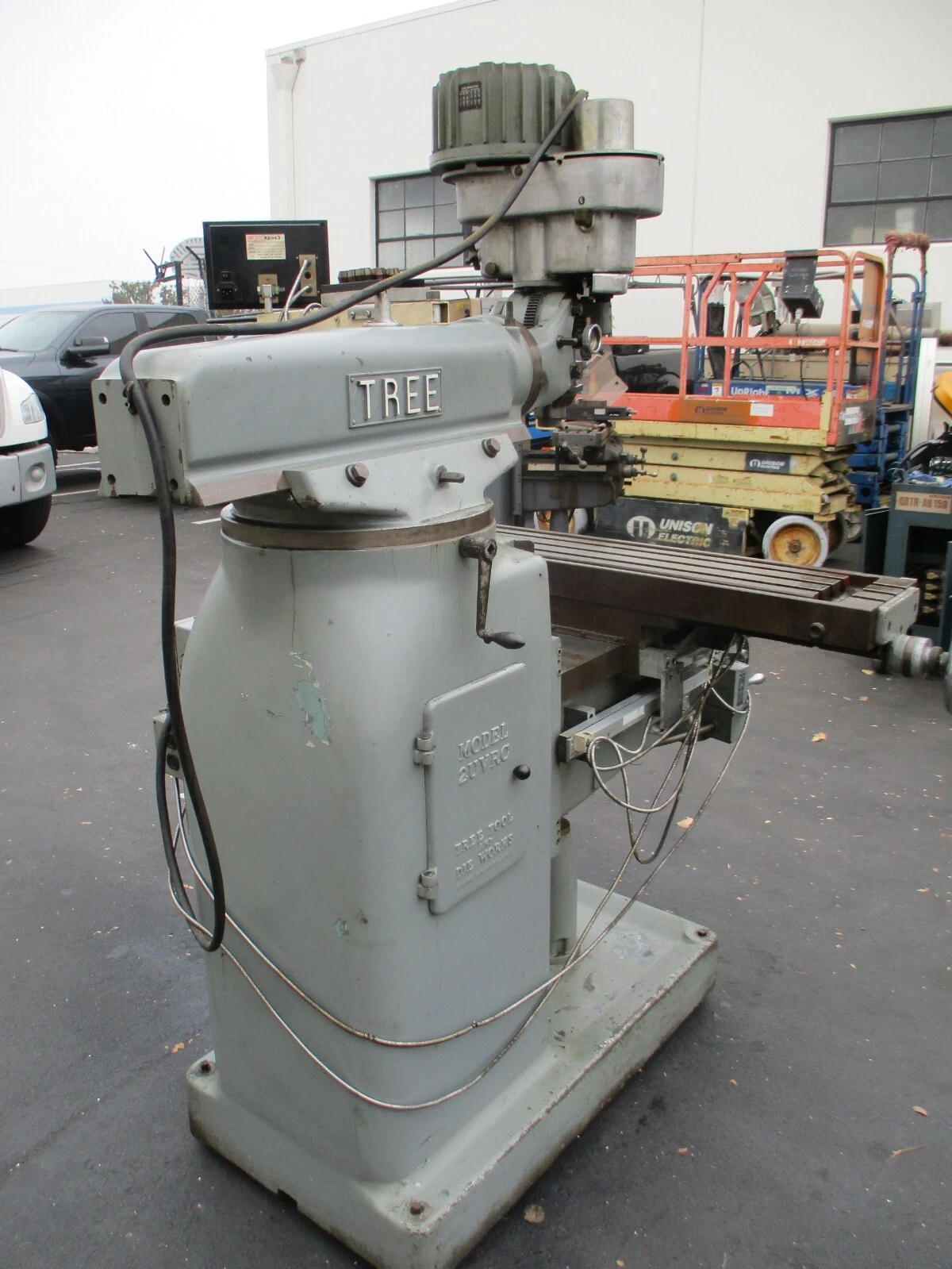 Tree #2UVRC, vertical mill, variable speed, 10.5"x42"table, 1.5 HP, 2-Axis digital read out,power feed - Image 10