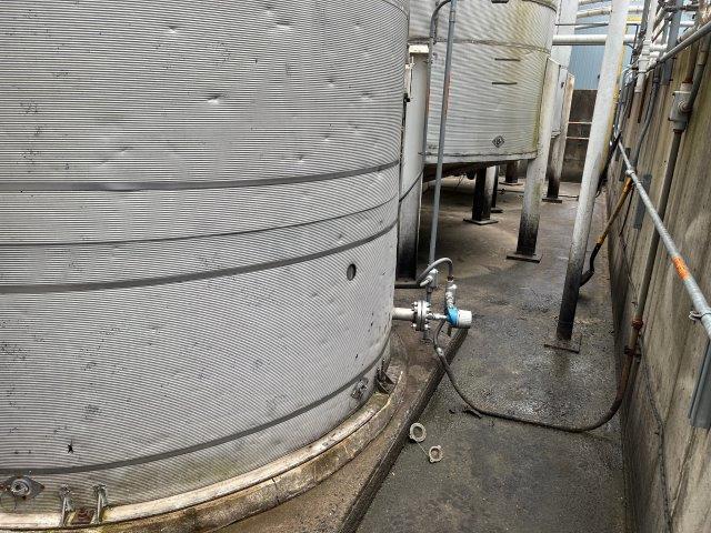 10000 gallon Northland Stainless Steel tank, 96" dia. x 312" straight side, flat sloped bottom 1981 - Image 3