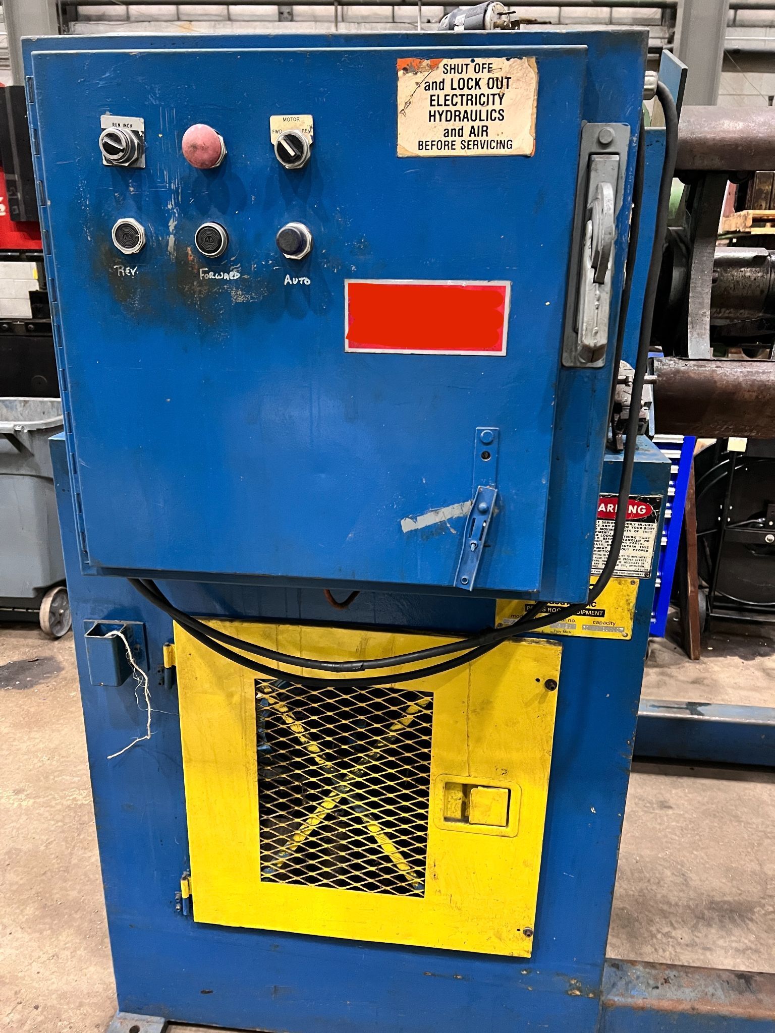 10000 lb. Dallas #06700, motorized uncoiler, 30" width, 60" outside dimensions, 20"-24" ID, 3-leaf, manual - Image 4