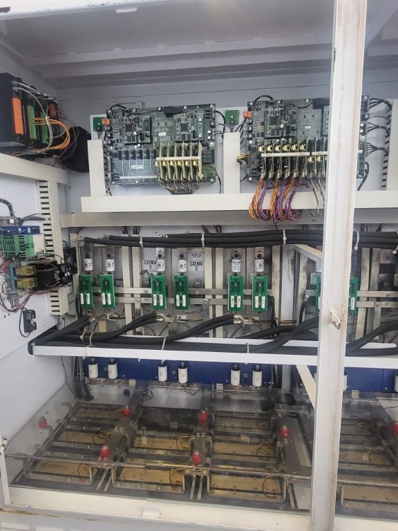 849 HP Centrilift, 8900-4-GCS-24P, VFD, 118" L x 48" W x 84" H, 3 phase, 380/480 Volts - Image 4