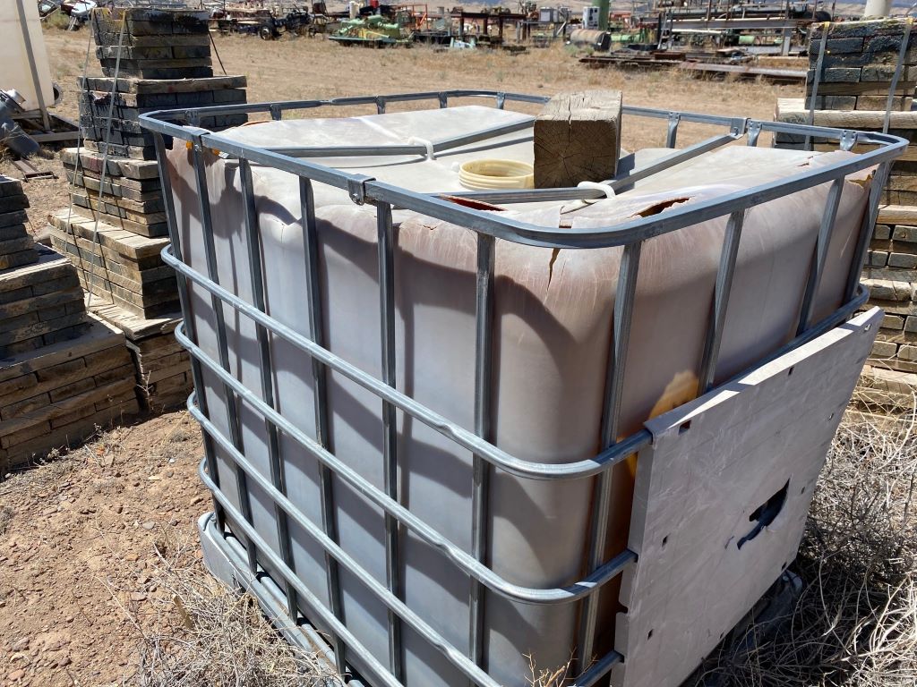 330 gallon Clawson, Container Tote Tank - Image 2