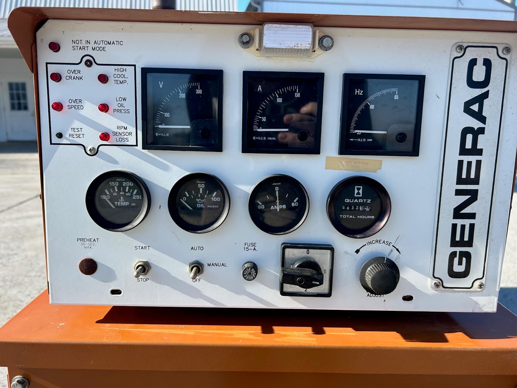 30 KW Generac #95A03723-S, Natural gas / LP generator, 3 phase, 632 hours, 120/208 Volts, load tested, 1995 - Image 10