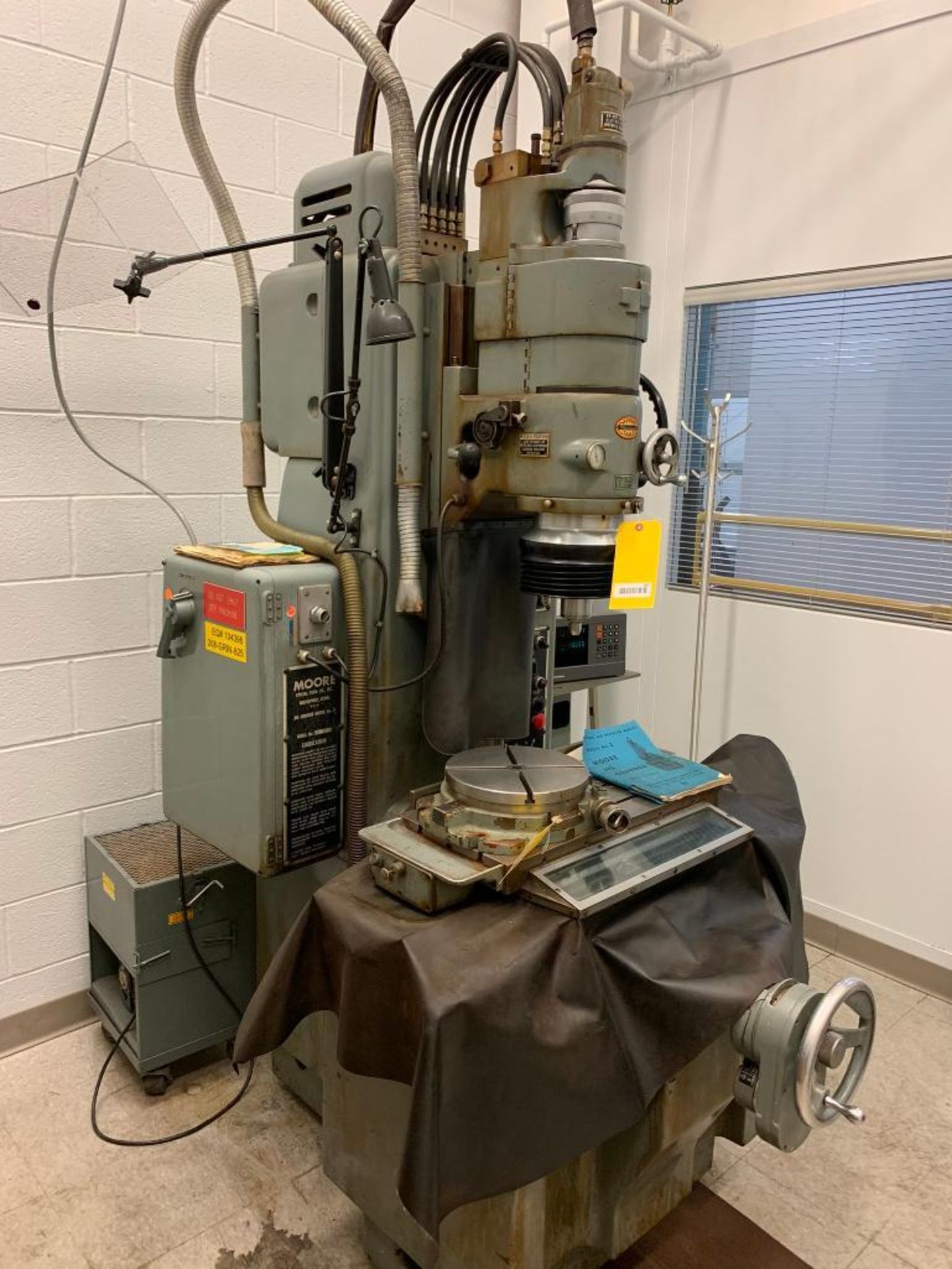 Moore #3, jig grinder, 11" x 24" table, Heidenhain 2-Axis digital read out, dust collector, work light - Image 3