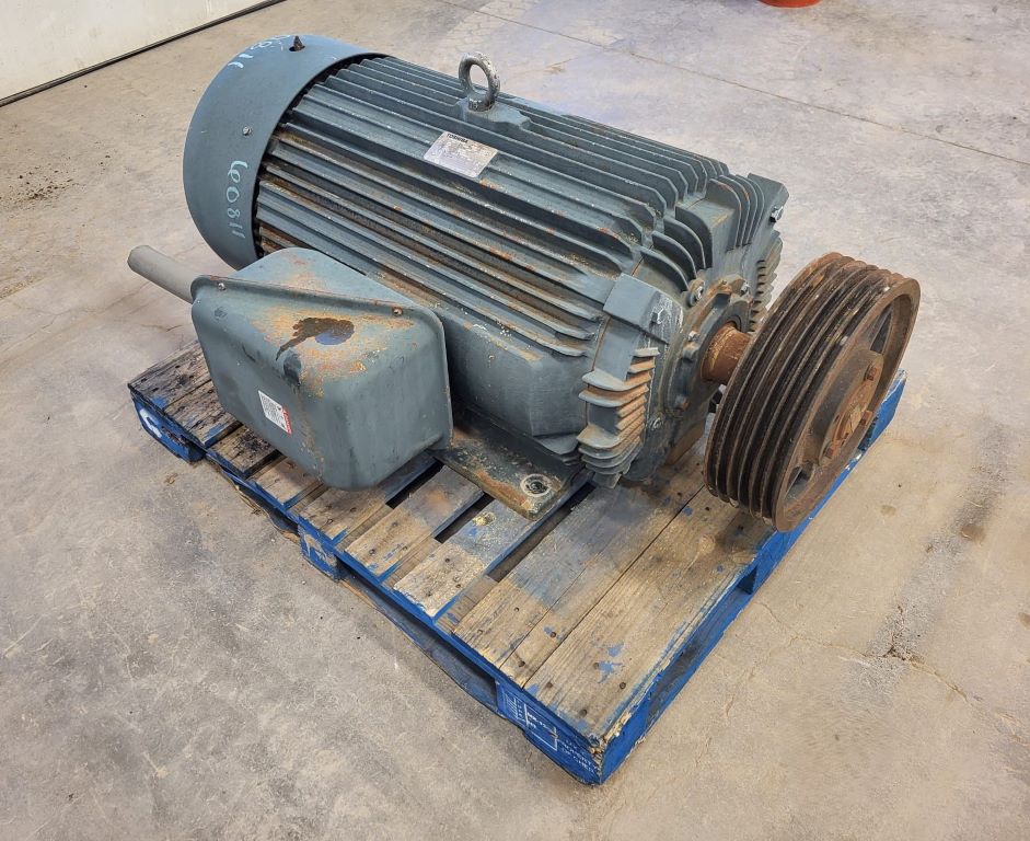 150 HP 1200 RPM Toshiba TKKH, Frame 447T, TEFC, 1.15 service factor, 460 Volts - Image 3
