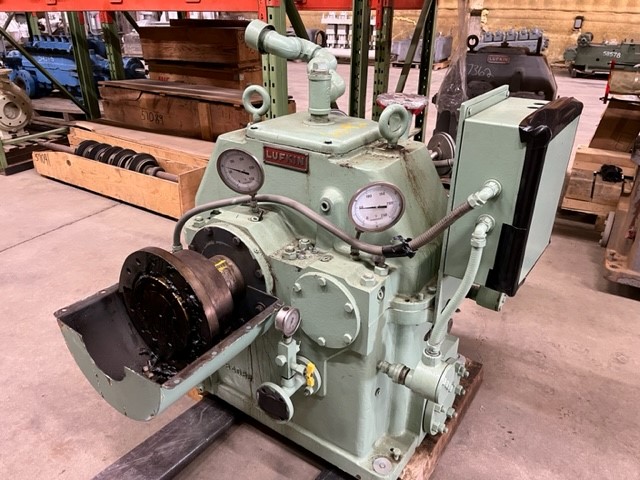 2200 HP @ 6496 RPM, Lufkin #N1202C, parallel shaft gearbox, 1800 RPM out, 3.61 ratio, unused surplus - Image 3