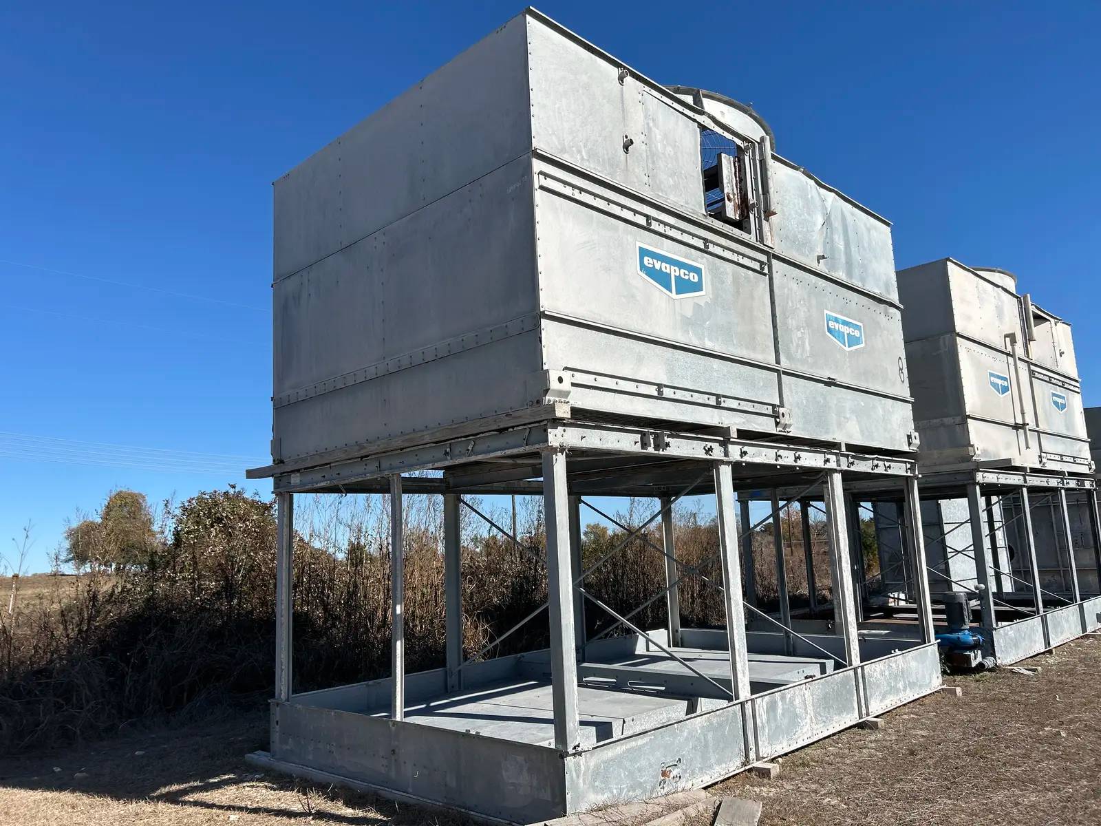 967 Ton, Evapco #ATC-967B, evaporative condenser, 155300 cfm, 400 psig, 60 HP motor, 2002 - Image 2