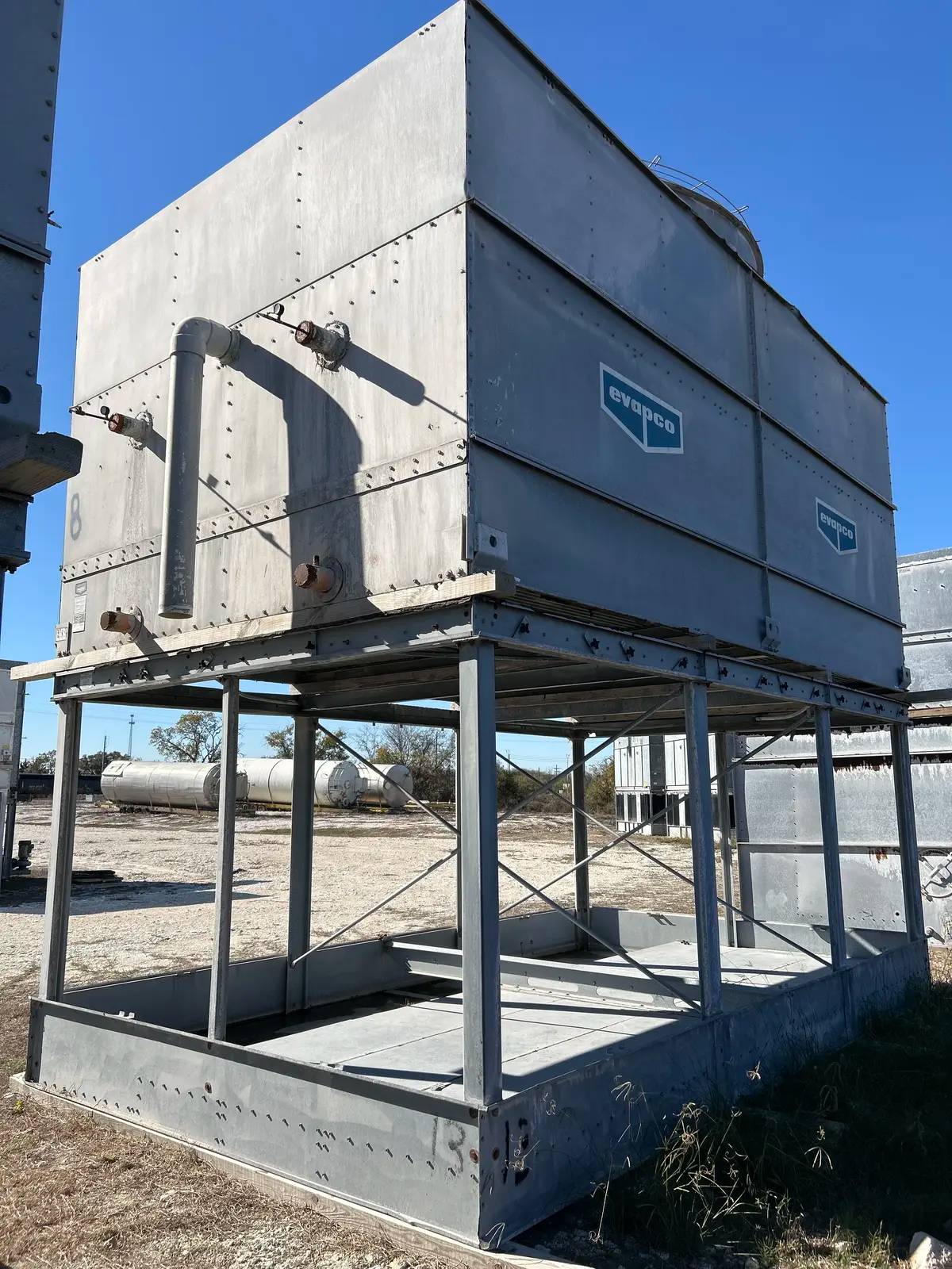 967 Ton, Evapco #ATC-967B, evaporative condenser, 155300 cfm, 400 psig, 60 HP motor, 2002 - Image 4