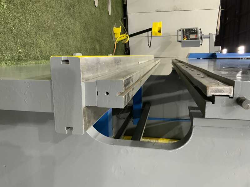 220 Ton, Durma #HAP-37200, press brake, 12.1' OA, 122" between housing, 7.83" stroke, 2-Axis CNC Back Gauge - Image 4