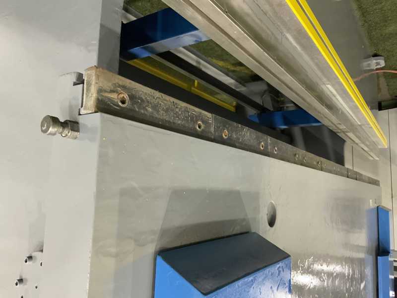 220 Ton, Durma #HAP-37200, press brake, 12.1' OA, 122" between housing, 7.83" stroke, 2-Axis CNC Back Gauge - Image 9