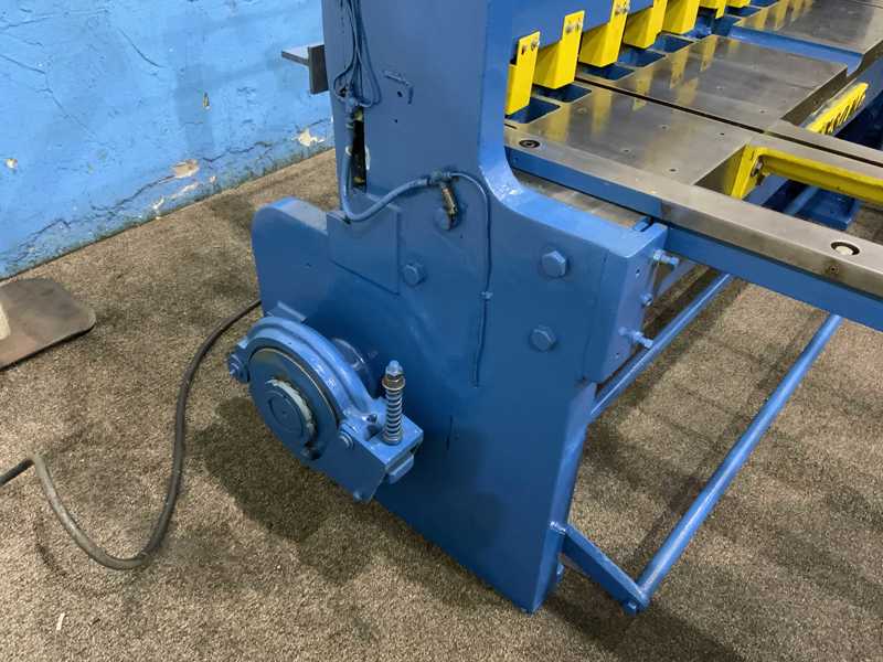 14 gauge x 6' Wysong #1472, mechanical squaring shear, 12 hold downs, 24" back gauge, 2 HP - Image 4