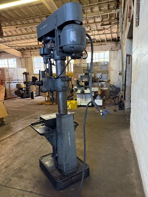 22" Buffalo #22, heavy duty drill press, 1.5" capacity, 65-1350 SPM, 220/440 V., 3-phase, power feed - Image 5
