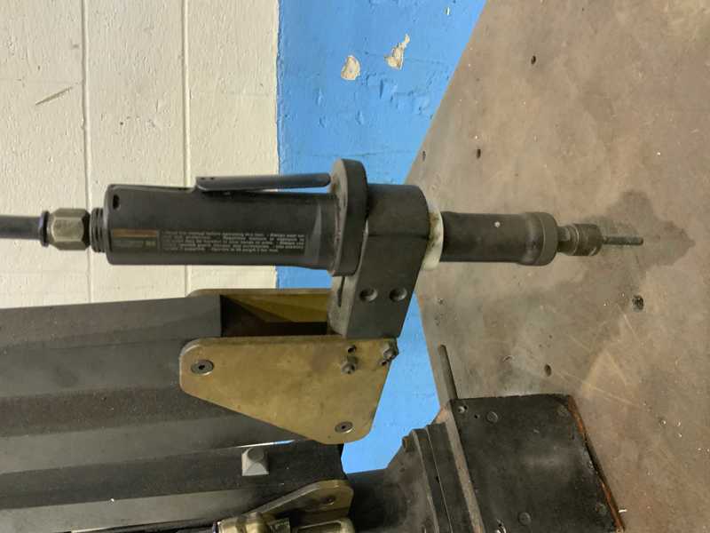 Pneumatic tapping arm, Flexarm, 66" reach, with Ingersoll-Rand Cyclone TX200 grinder - Image 4
