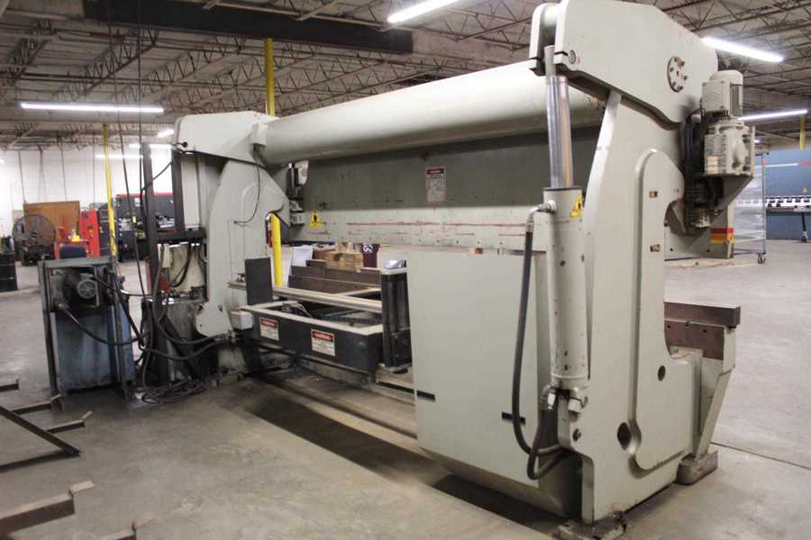 175 Ton, Accurpress #717514, CNC hydraulic press brake, 14' overall, 148" between housing, 8" stroke, 1999 - Image 3
