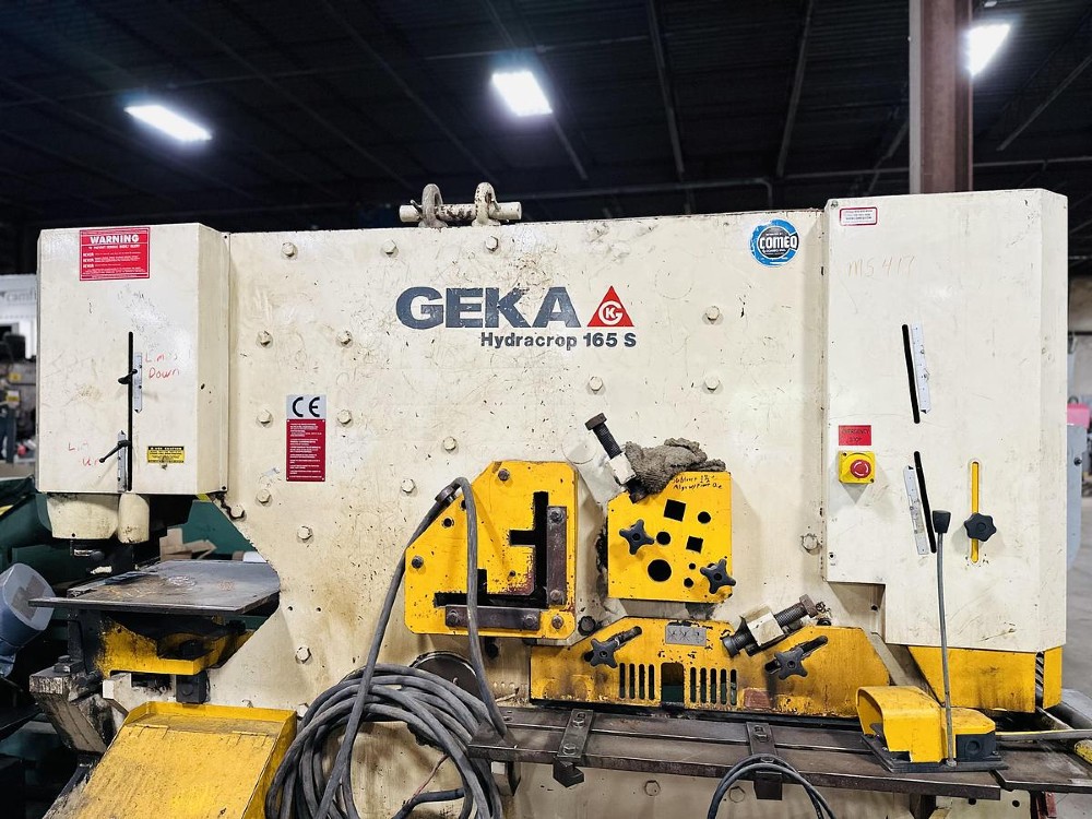 8" x 8" x .7" Geka #Hydracrop-165/S, 165 ton, serial #106104 - Image 4