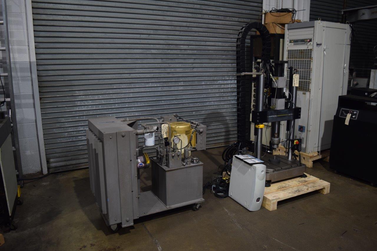 5.5 KIP (25kN), Instron #8872, Dynamic Fatigue Testing System, 2 columns, 18" between columns - Image 2