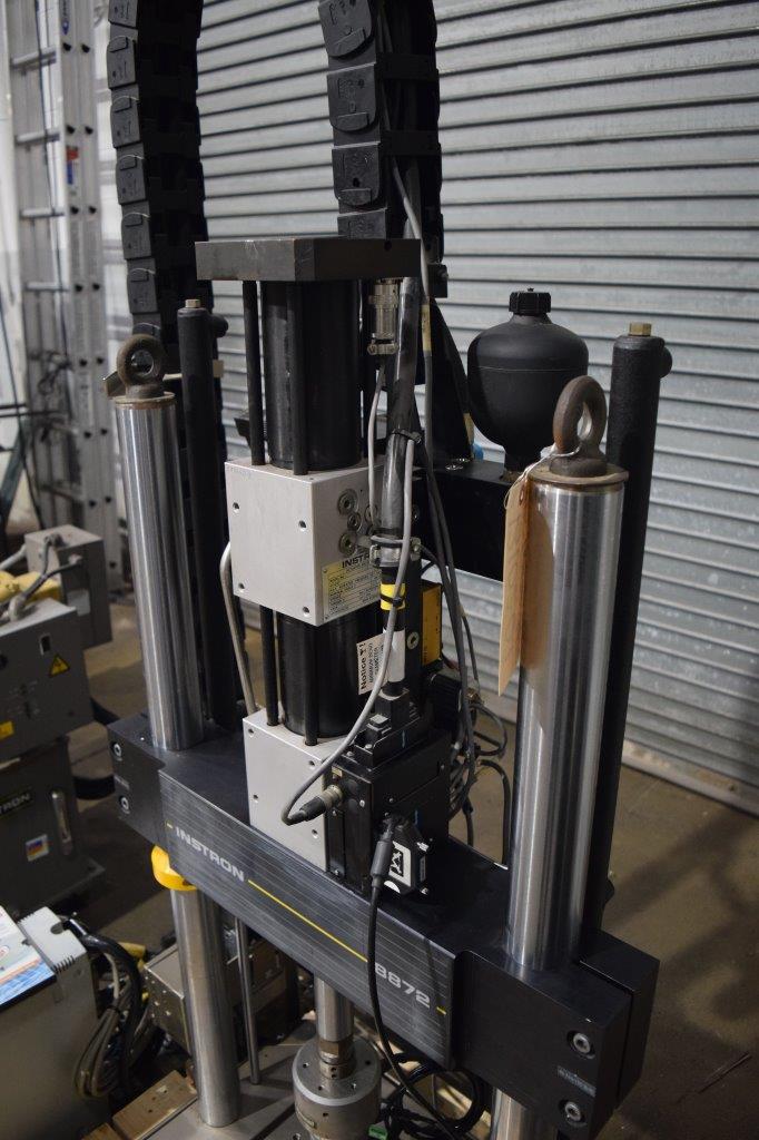 5.5 KIP (25kN), Instron #8872, Dynamic Fatigue Testing System, 2 columns, 18" between columns - Image 6