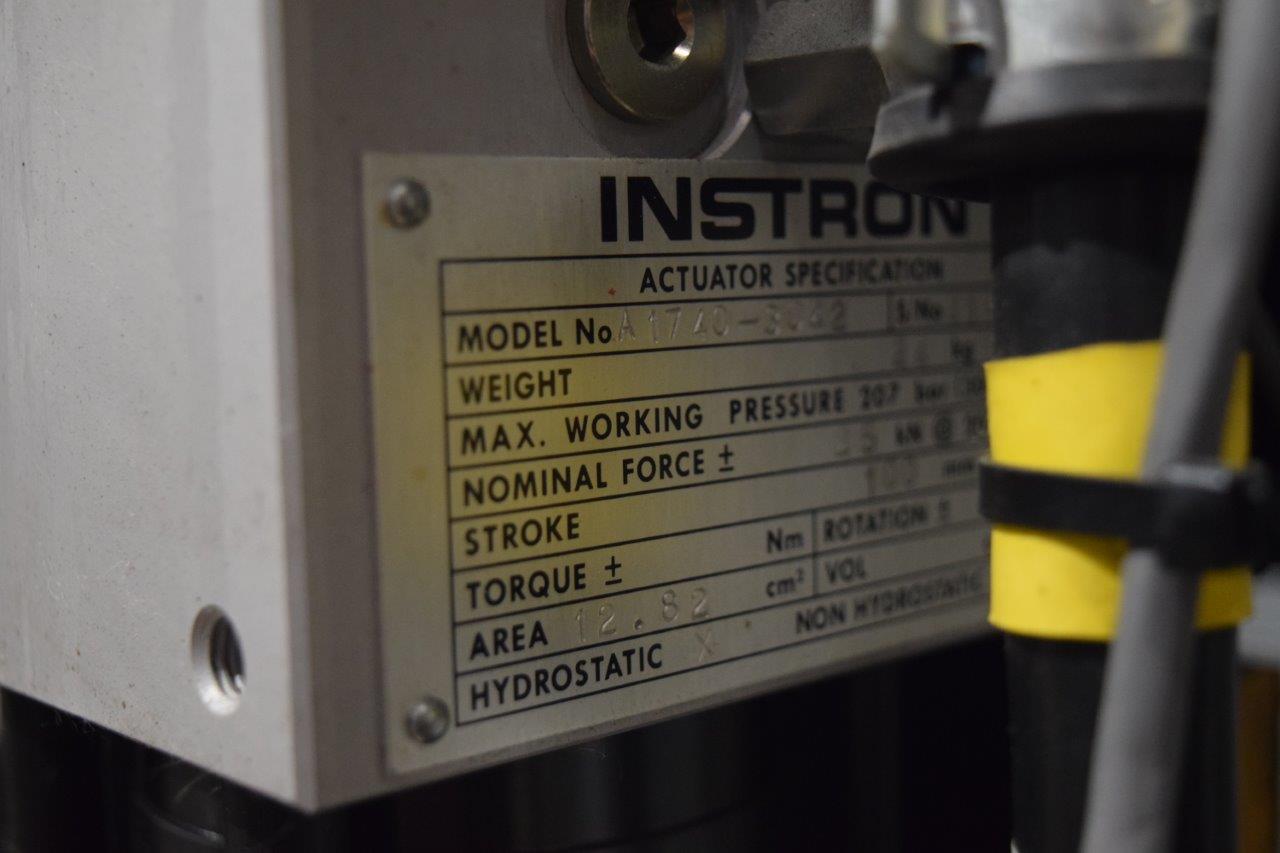 5.5 KIP (25kN), Instron #8872, Dynamic Fatigue Testing System, 2 columns, 18" between columns - Image 7