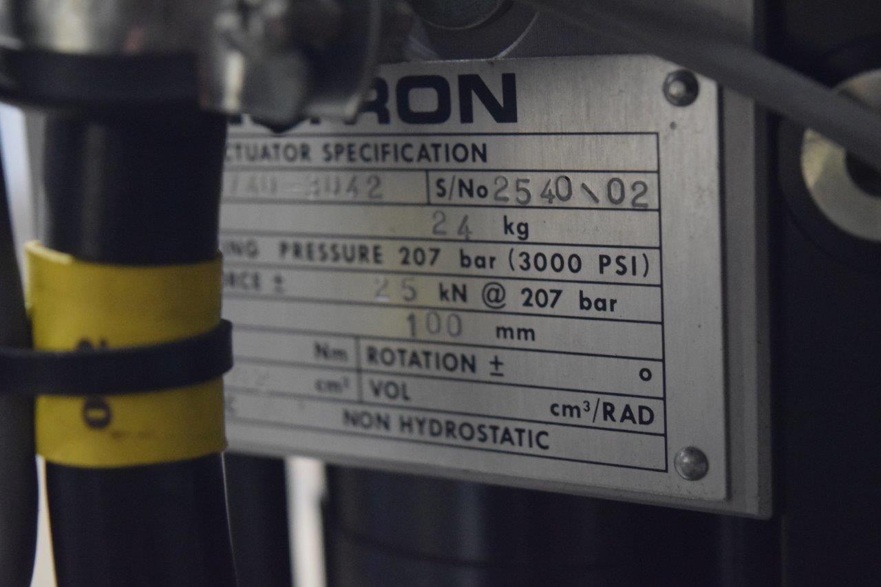 5.5 KIP (25kN), Instron #8872, Dynamic Fatigue Testing System, 2 columns, 18" between columns - Image 9