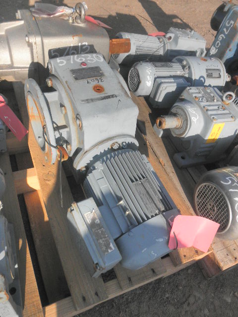 5 HP @ 4500 RPM, Eurodrive #SAF72, Right Angle Gear Reducer Gearbox, 21.14:1 Ratio, 203.25 RPM Output - Image 1