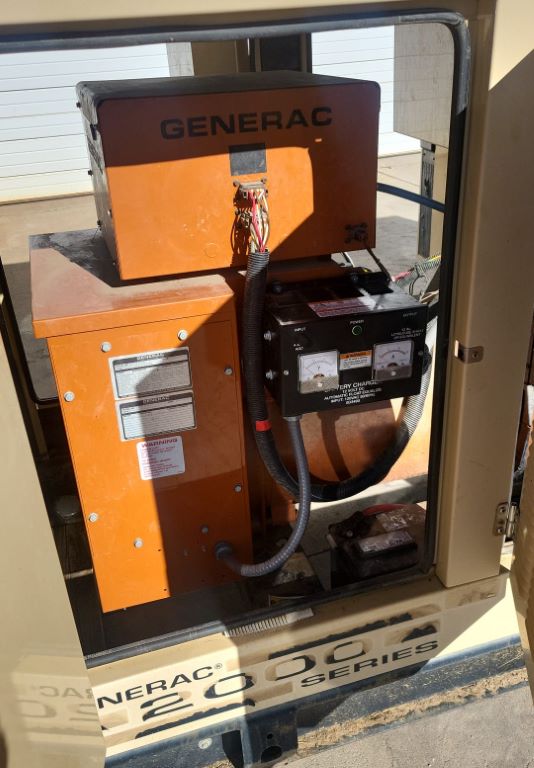 100 KW Generac #2966970100, Natural Gas Generator, 107 HP, 2300 RPM, 120/240 V, 279 hours, 2003 - Image 7