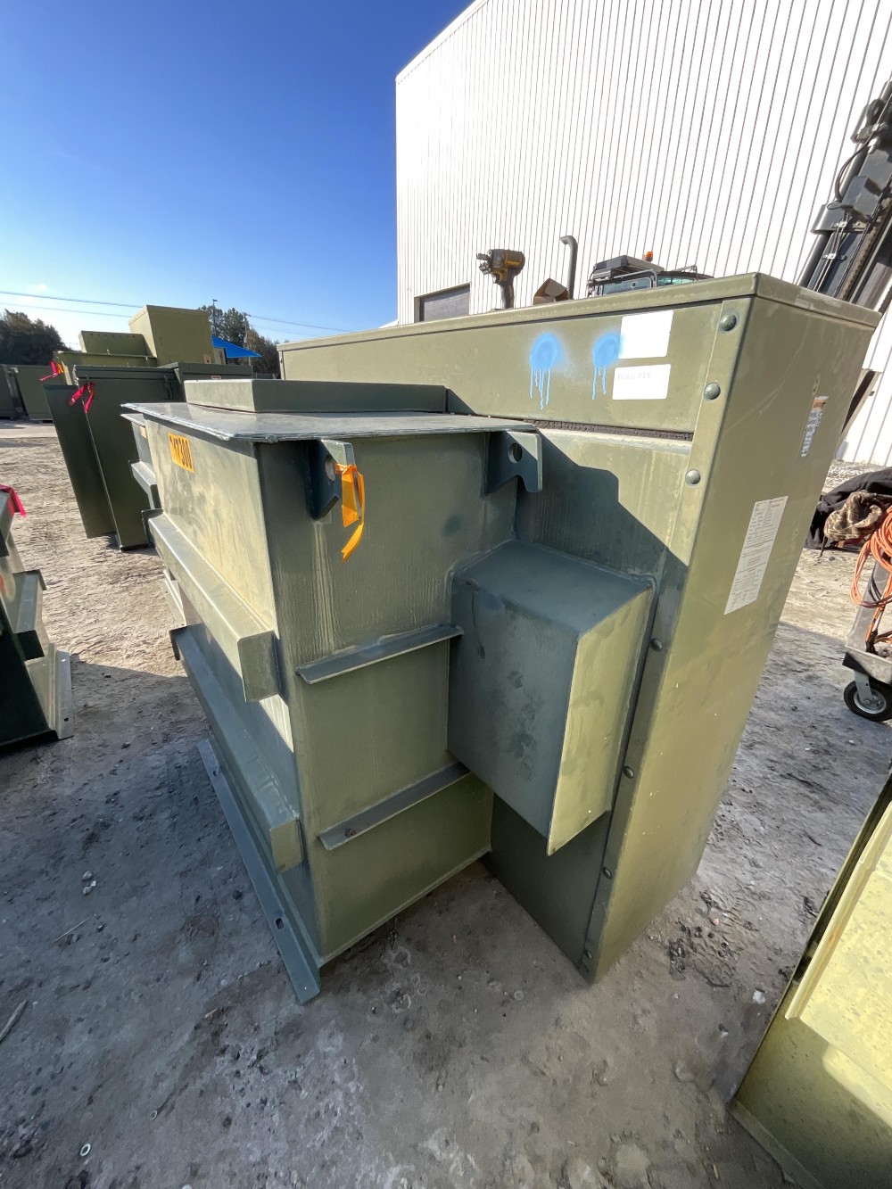 300 KVA 12470GY/7200 Primary, 480Y/277 Secondary, 3 phase, Padmount Transformer - Image 3