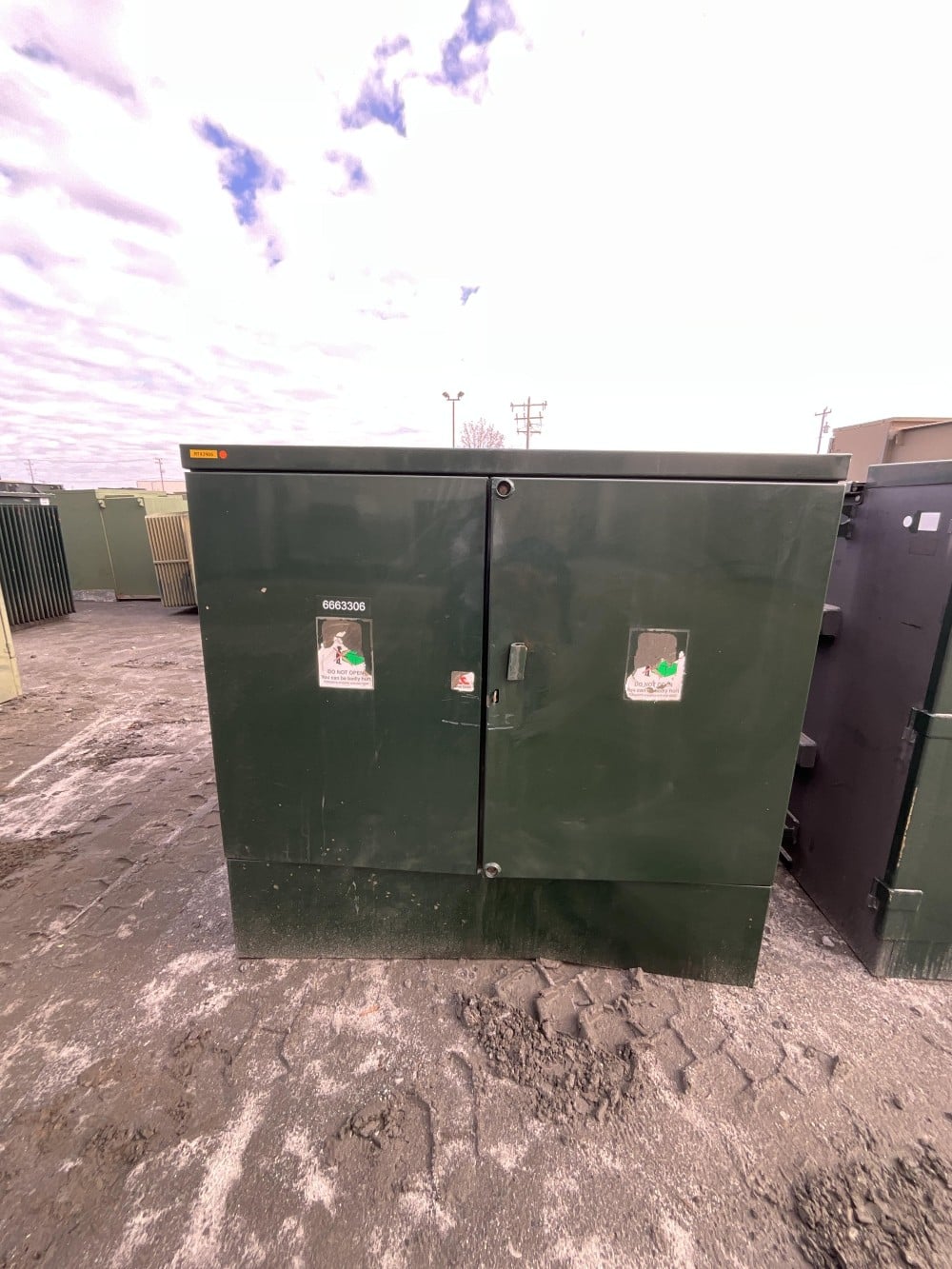 1500 KVA 27600GY/15935 Primary, 600Y/347 Secondary, 3 phase, Padmount Transformer - Image 2