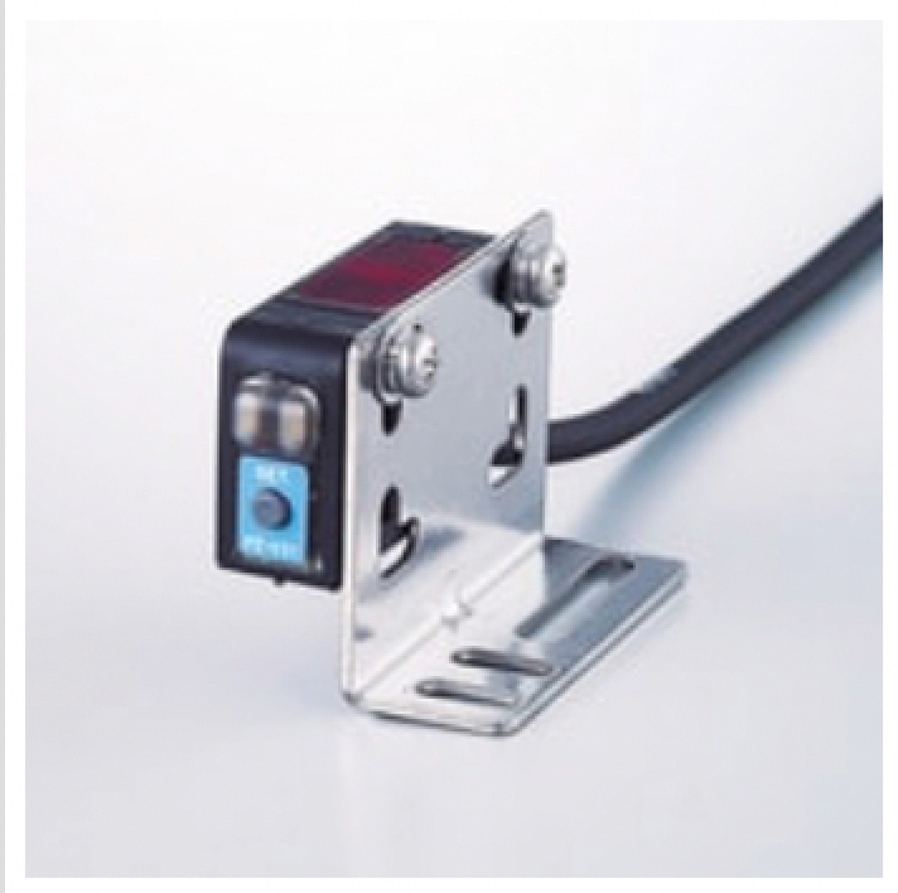 Keyence PZ-B51 Built-In Amplifier Photoelectric Sensors, Rear Mounting Bracket - Image 1