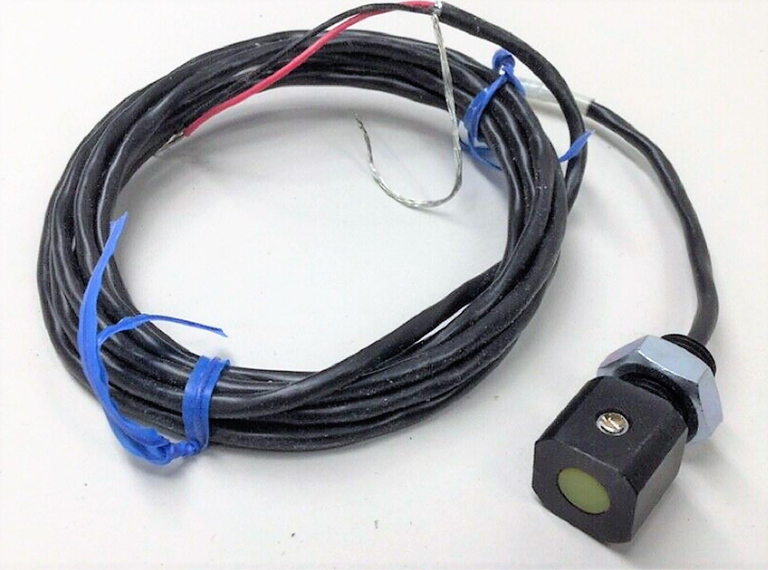 Banner PT200 16411 Remote Sensor Receiver, Range 2.4 m, 2 m (6.5 ft) Cable - Image 1