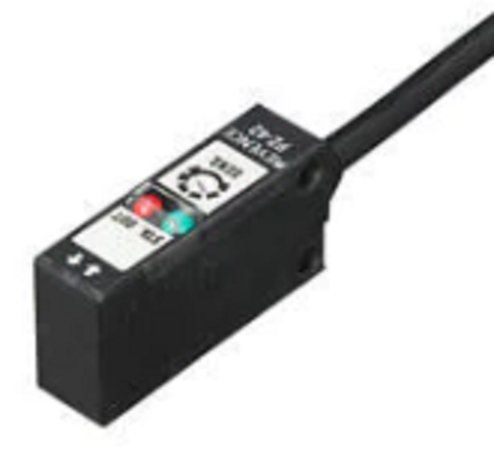 Keyence PZ-42P Built-In Amp Photoelectric Sensor, Square Reflective Cable, PNP - Image 1
