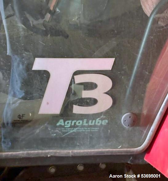 McCormick #X60.30, Utility Tractor, Quicke frontloader, Bucket and baler attachments included, 2012 - Image 7