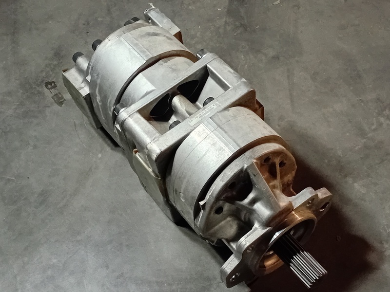 Komatsu #R7055242220, pump, new surplus - Image 5