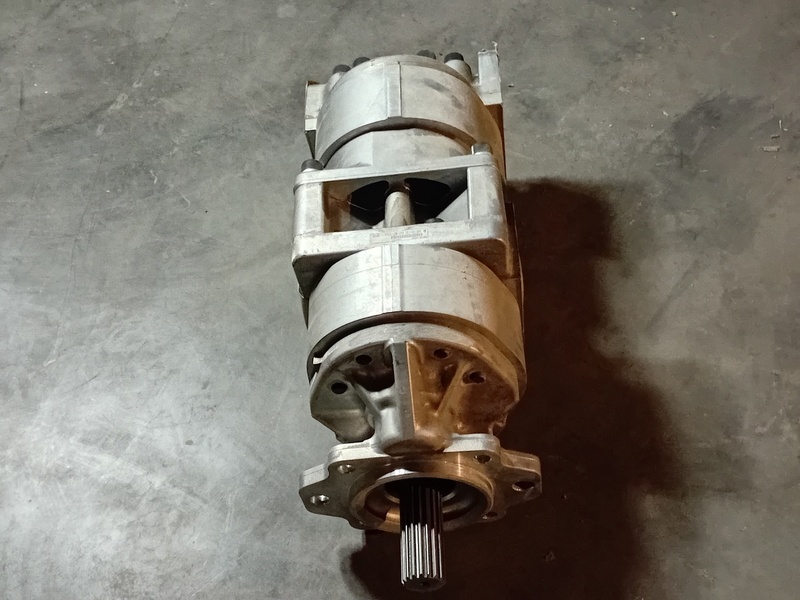 Komatsu #R7055242220, pump, new surplus - Image 6