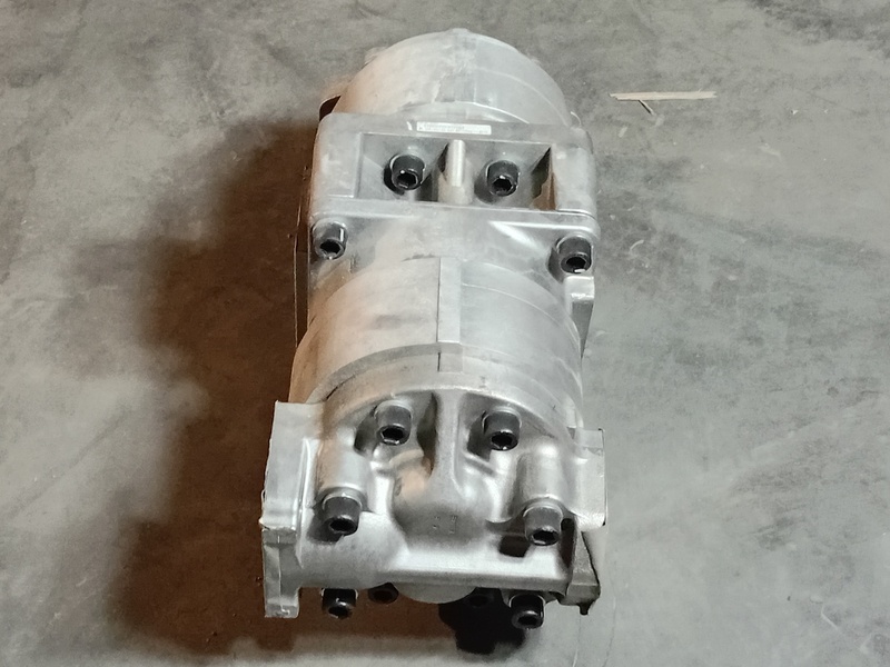 Komatsu #R7055242220, pump, new surplus - Image 8