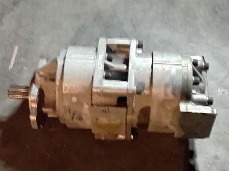 Komatsu #R7055242220, pump, new surplus - Image 10