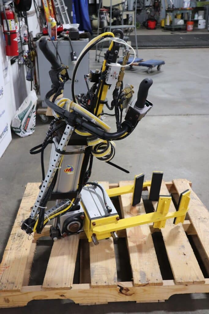 Ingersoll-Rand, pneumatic manipulator arm clamping drum lifter - Image 6
