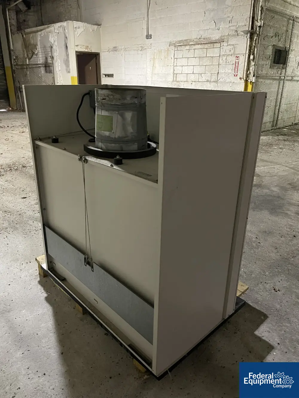 Labconco #Basic-47, Fume Hood, glass sash, 48" width, 115 V - Image 3
