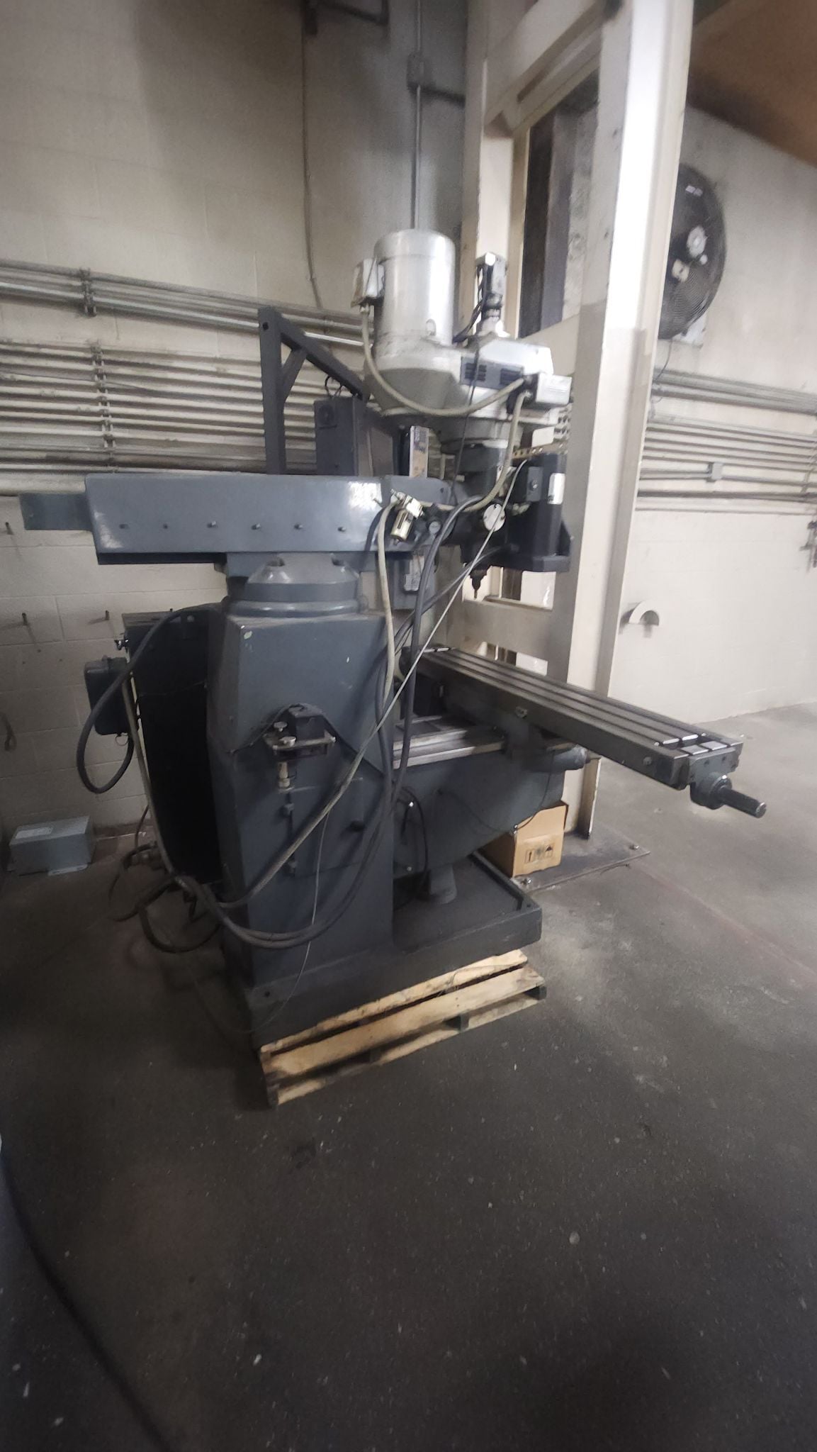 Acra #Plus-Mills, 3-Axis vertical mill, 10" x54" table, 3 HP, motorized table adj, 35" X, 16.3" Y, 5" Z - Image 3