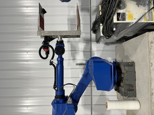 Fanuc, E-81219, Robots, 3 phase power, Very low hours, (3 available) - Image 2